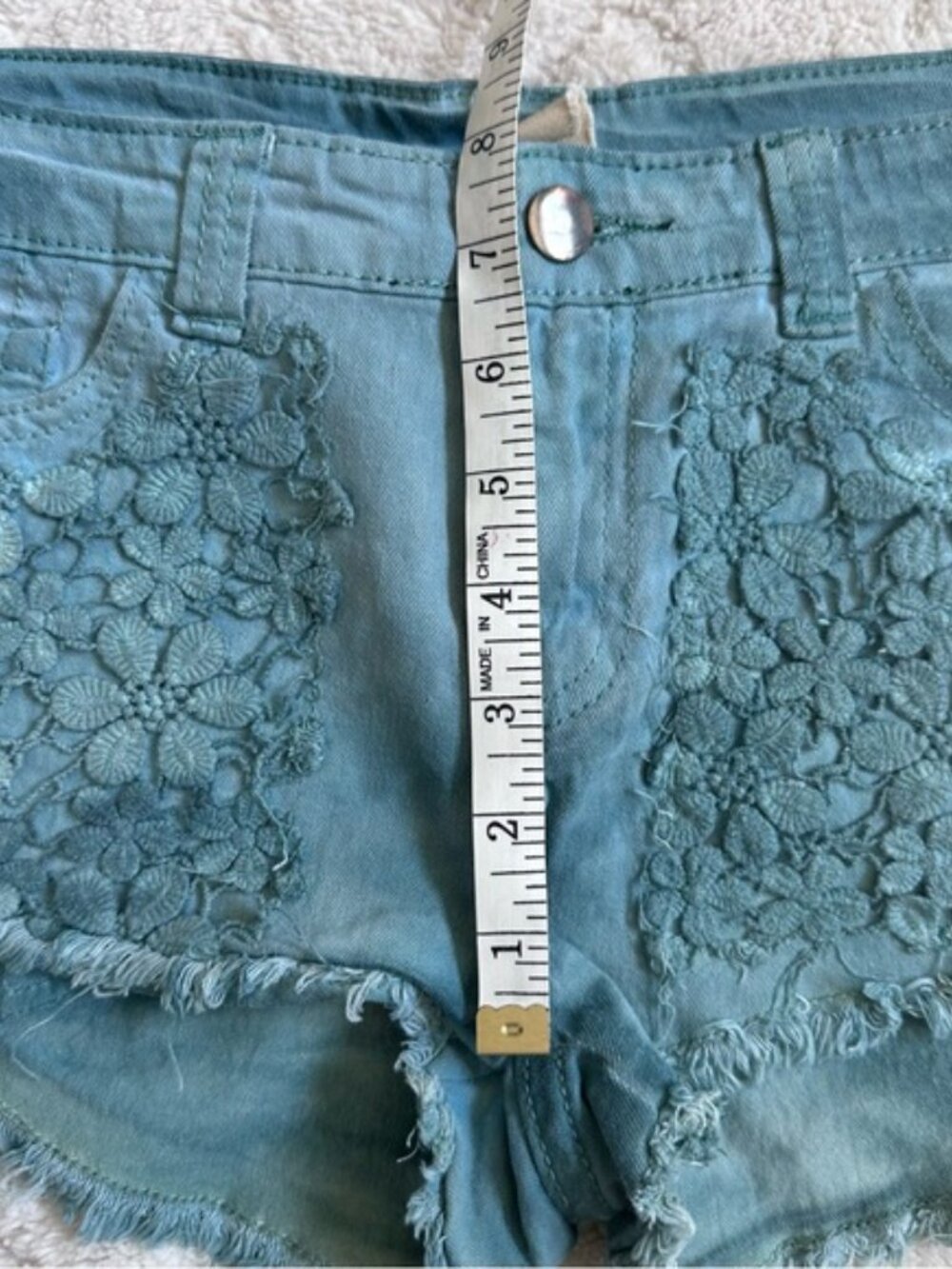 Anthropologie X Black Sheep | Green Floral Lace Front Shorts | Size 29 - Picture 9 of 9